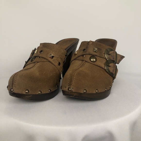 B2 mule high heels. Wood and Suede. Used, but in good condition. Size 8, brown. - Picture 3 of 10